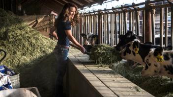 Rayann Eaves, a UC Davis Animal Science major and a minor in Global Disease Biology at the UC Davis Dairy.