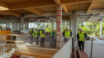 The dean, college leadership and members of the Dean’s Advisory Council got a glimpse of the construction at the future Lynda and Stewart Resnick Center for Agricultural Innovation.  (Jael Mackendorf / UC Davis) 