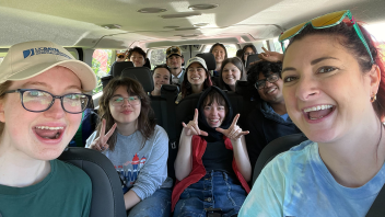 A group of CA&ES students and a staff advisor spent their spring break in Santa Cruz helping local organizations through service activities. (Co Hawes/UC Davis)