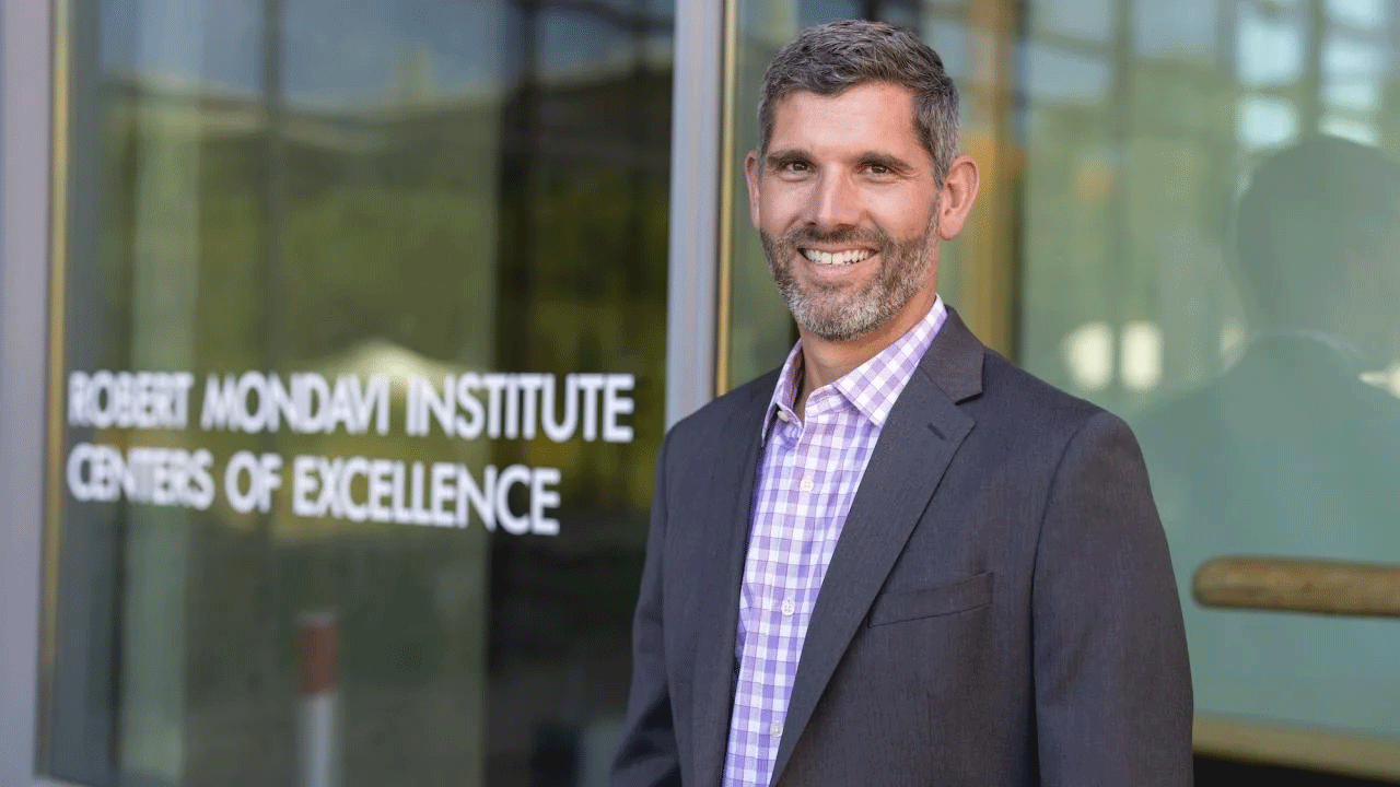 Ned Spang, associate professor of food science and technology, named new director of Robert Mondavi Institute. (Jael Mackendorf/UC Davis)