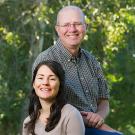 Postdoctoral researcher Leslie Roche (left) and Cooperative Extension specialist Ken Tate work with California ranchers on drought management decisions. (photo: UC Davis)